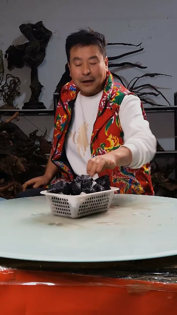 【闪购商品】木随机发货一筐青龙石中碎4斤9.9