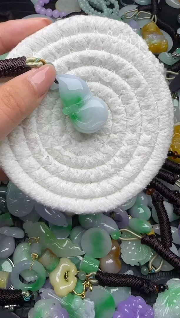 颈饰未镶嵌翡翠缅甸翡翠吊坠