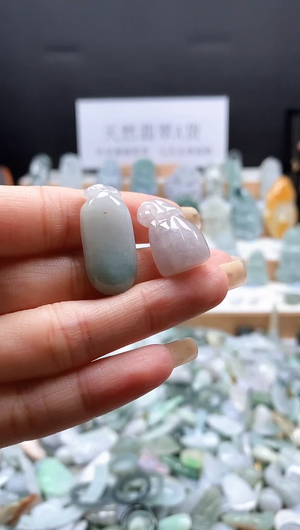 翡翠未镶嵌吊坠(不含链)185福瓜莲蓬