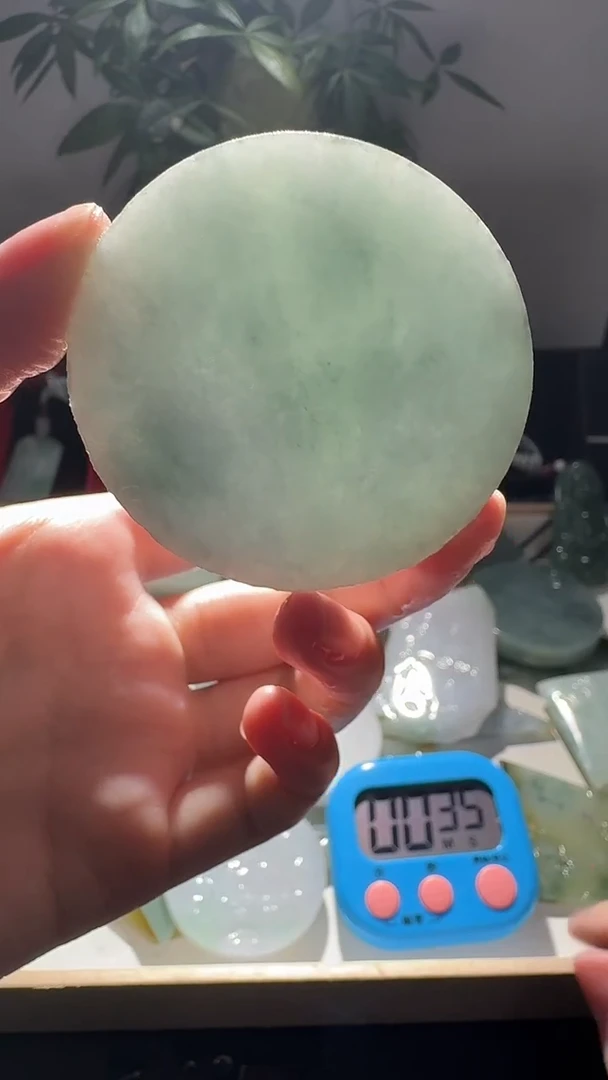 未镶嵌定制翡翠刘**瓦翡翠