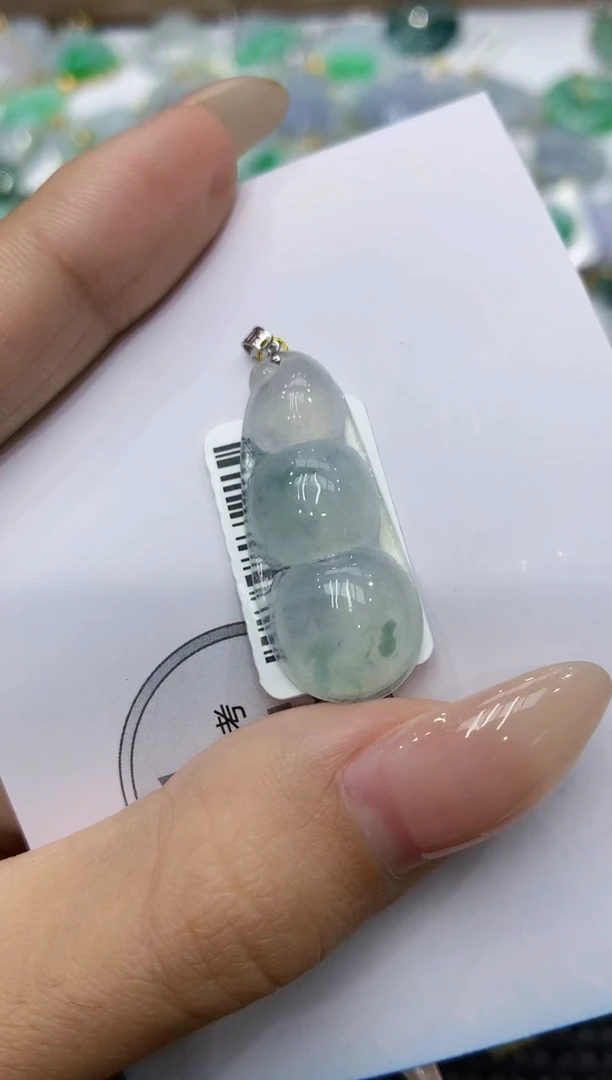 颈饰18K金镶嵌翡翠111111111111