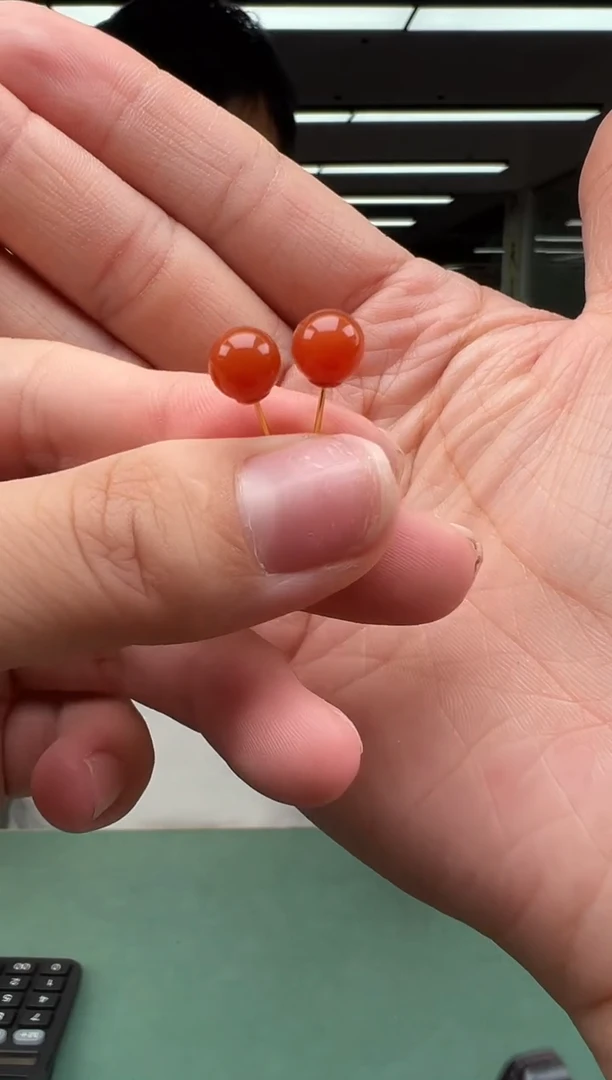 南红玛瑙耳钉未镶嵌A1云南保山滴水洞银镀金耳钉