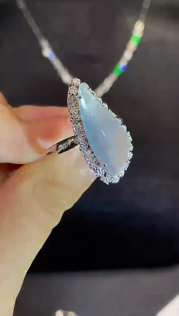 18K金镶嵌戒指翡翠SY多样性发其一