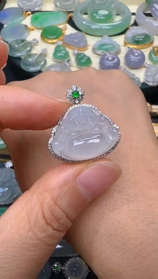 颈饰18K金镶嵌翡翠佛公
