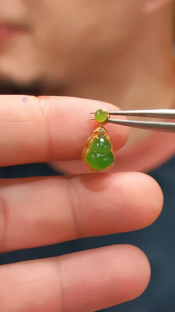 18K金镶嵌定制和田玉18K金碧玉葫芦吊坠HX赠链（竞）