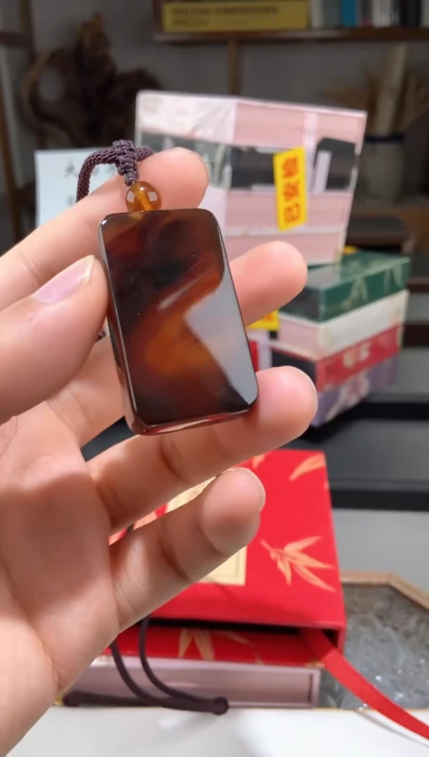 琥珀颈饰未镶嵌棕蜜平安无事牌