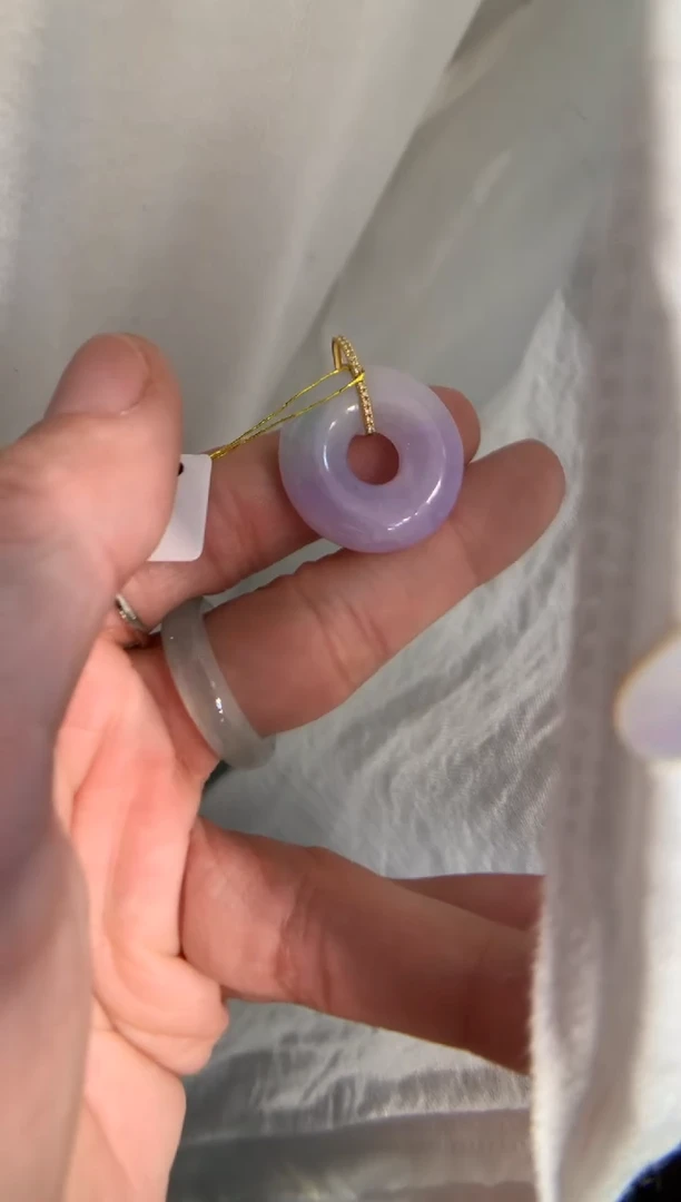 颈饰18K金镶嵌翡翠甜甜圈