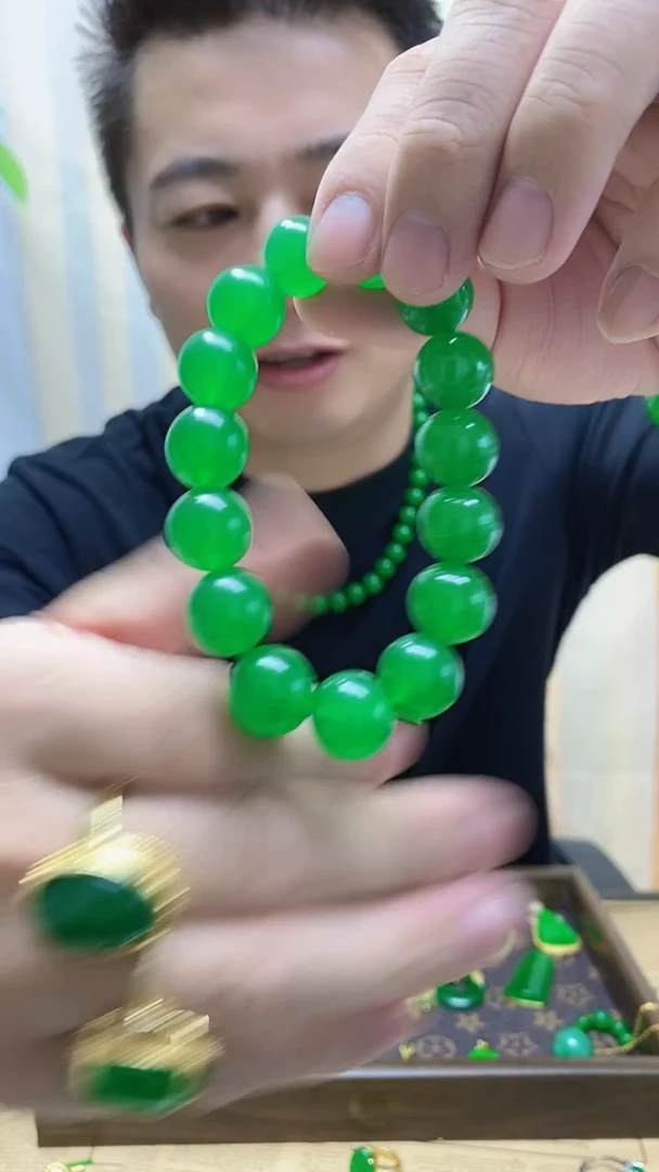 未镶嵌手链翡翠翡翠手链