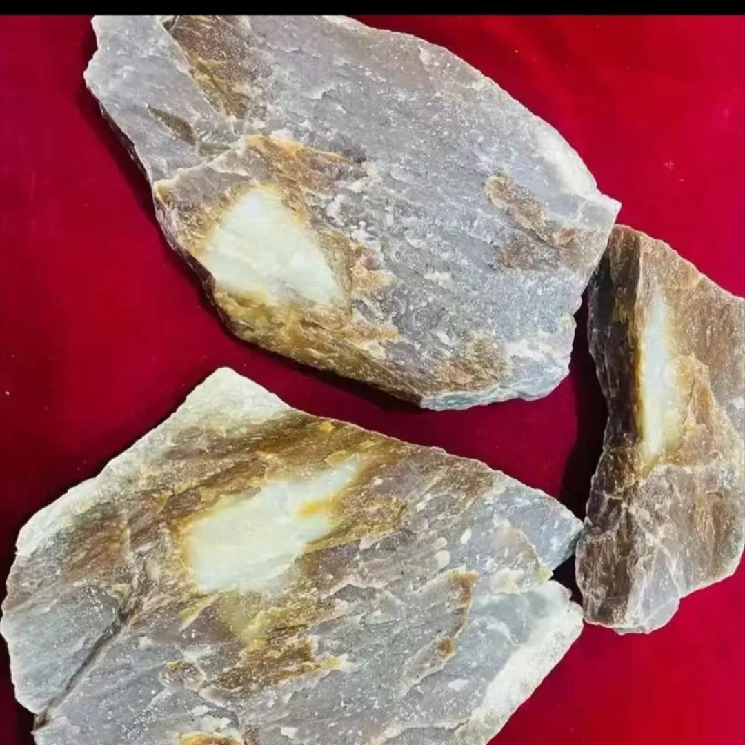 新疆糖白和田玉玲姐玉矿