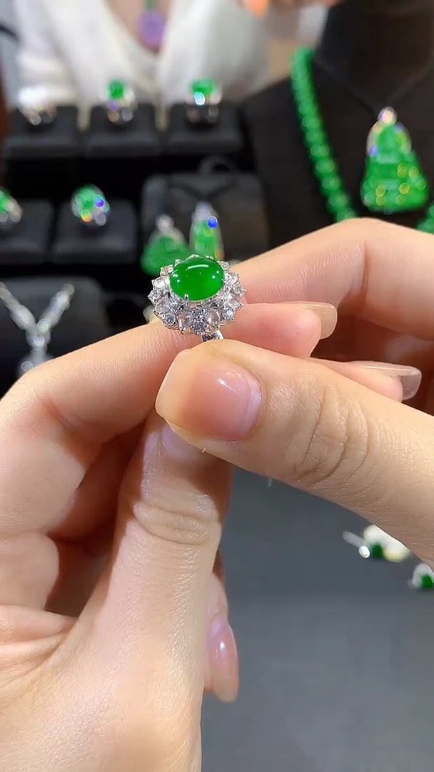 【闪购商品】翡翠戒指18K金镶嵌天然缅甸翡翠A货