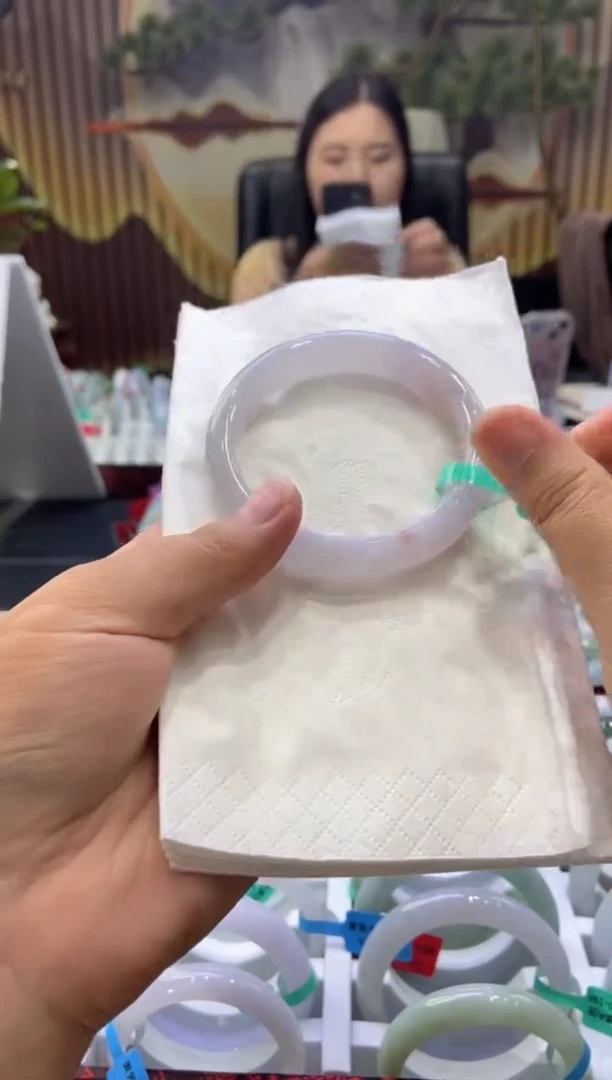 翡翠手镯未镶嵌多人00027872