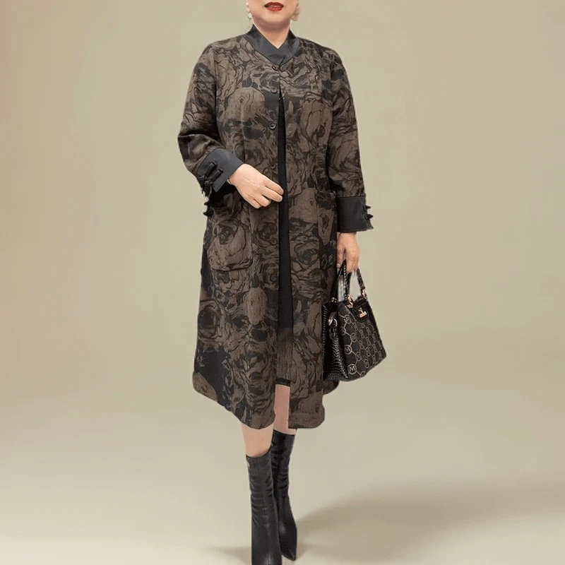 5393妈妈立领风衣外套秋季复古雕花宽松200斤胖女人显瘦中长大衣