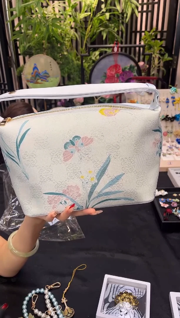 织绣四**雨非遗苏绣手工饰品