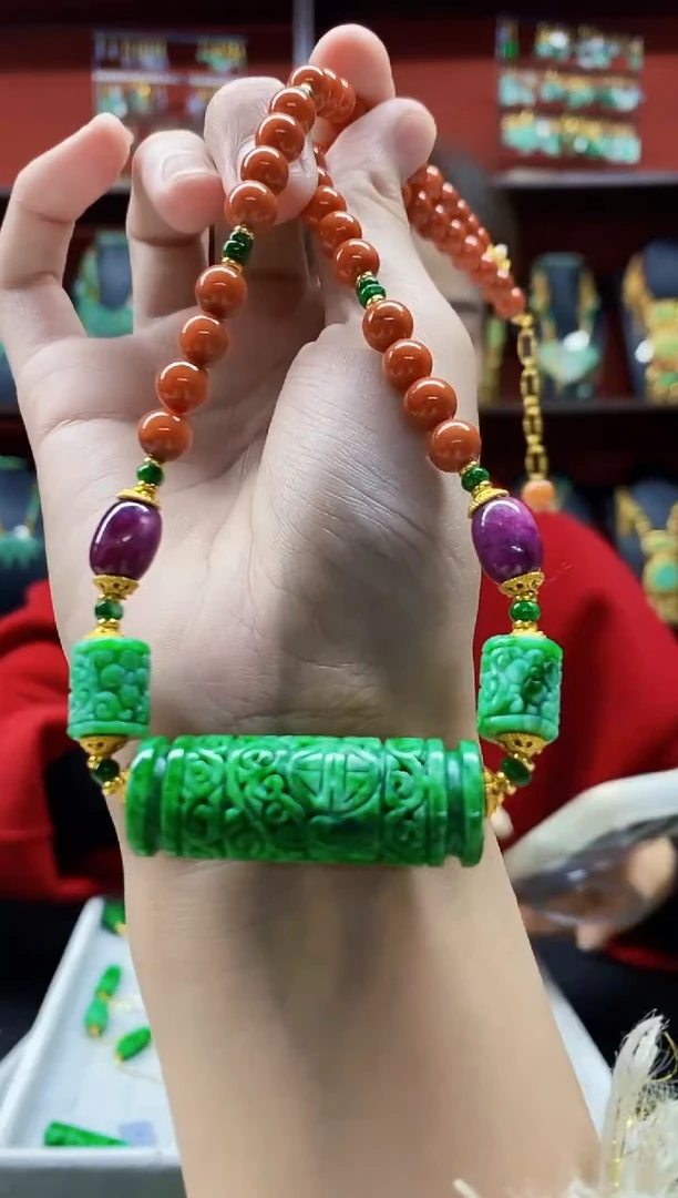 颈饰未镶嵌翡翠吊坠