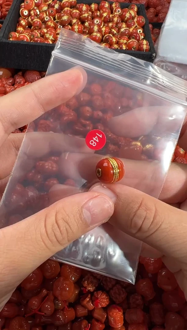 南红玛瑙未镶嵌颈饰1