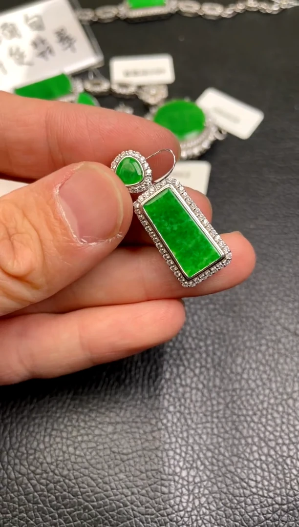 【闪购商品】翡翠吊坠(不含链)银S925镶嵌吊坠