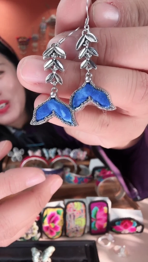 织绣苗银苗绣手工刺绣耳环06