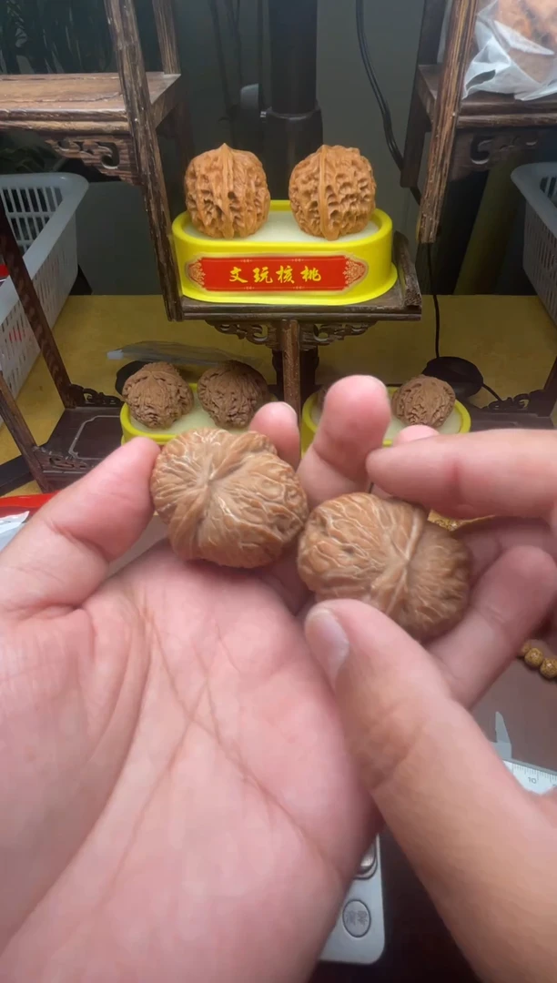 把件文玩核桃仙*球送刷子一对39*42元宝