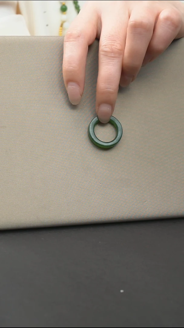 和田玉未镶嵌颈饰和田玉 未镶嵌 颈饰