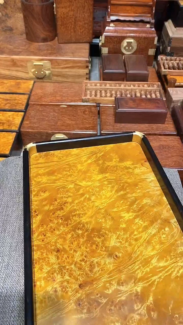 香樟木黄金樟茶盘一个