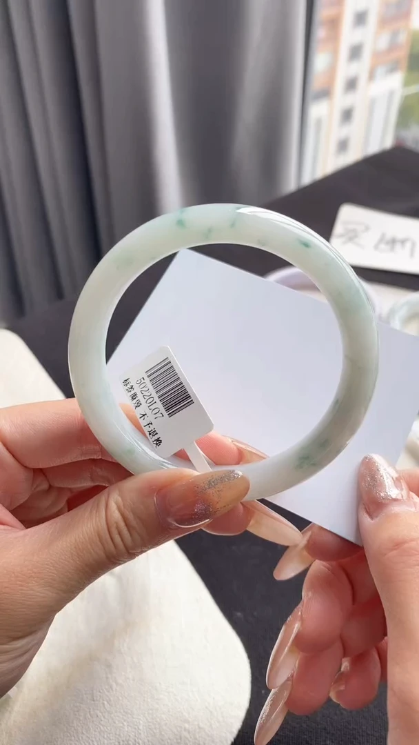 【闪购商品】翡翠手镯（圆镯）未镶嵌59圆条飘花--不退不换