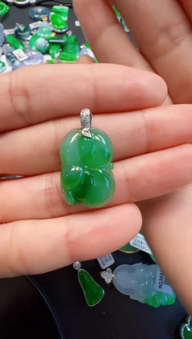 【闪购商品】翡翠吊坠(不含链)18K金镶嵌2980