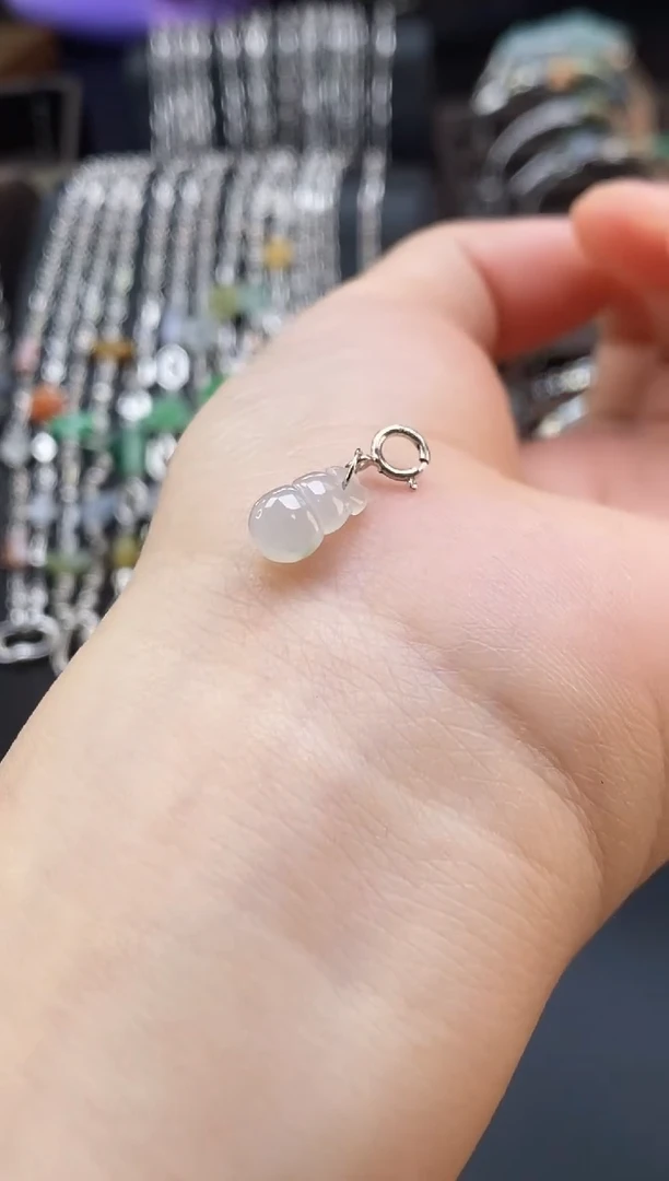 颈饰未镶嵌翡翠晓****?10954