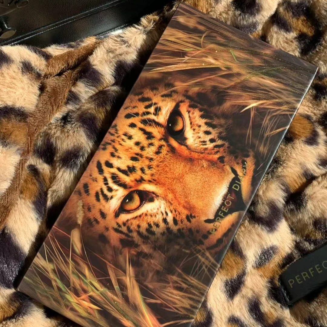 完美日记野豹眼影盘十二色