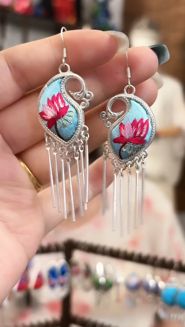 好*！云之谣非遗老绣饰品126