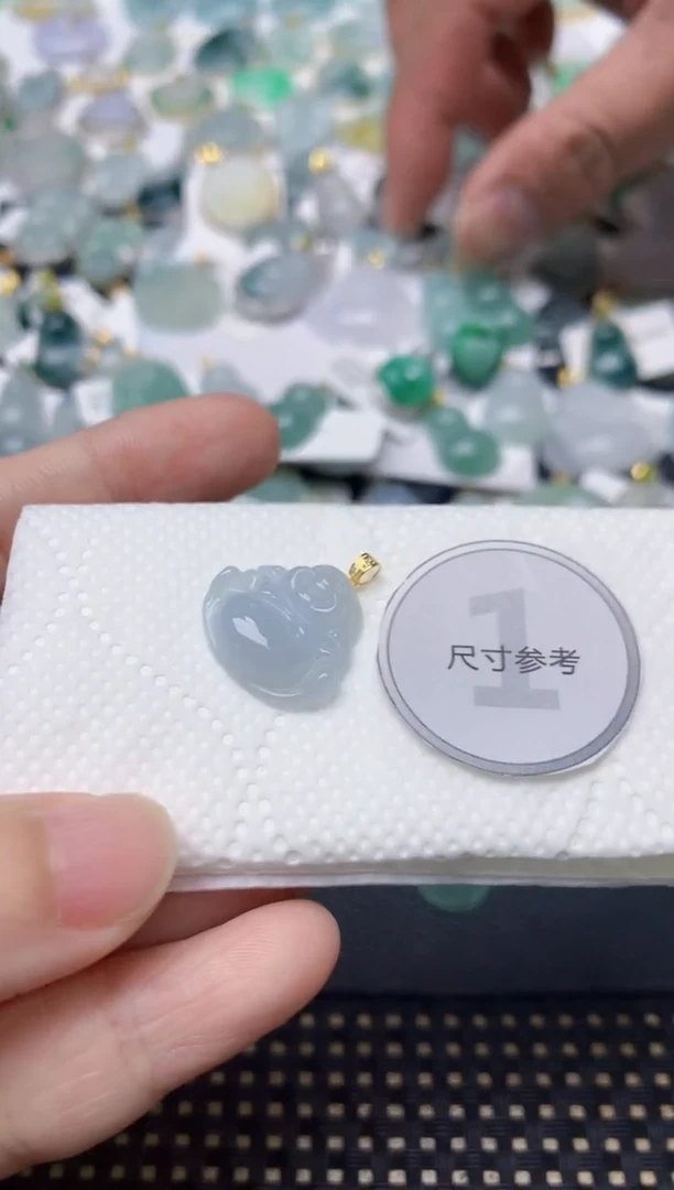 颈饰18K金镶嵌翡翠天然缅甸A货翡翠