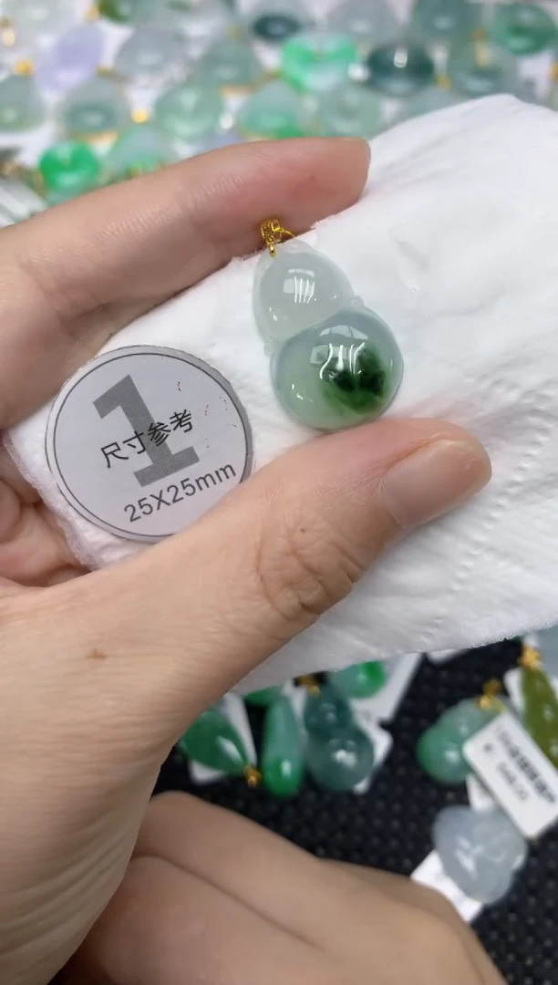 颈饰18K金镶嵌翡翠1111111111