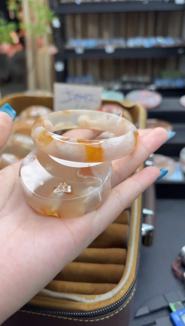 未镶嵌手镯石英质玉99(56圈赠送镯心)