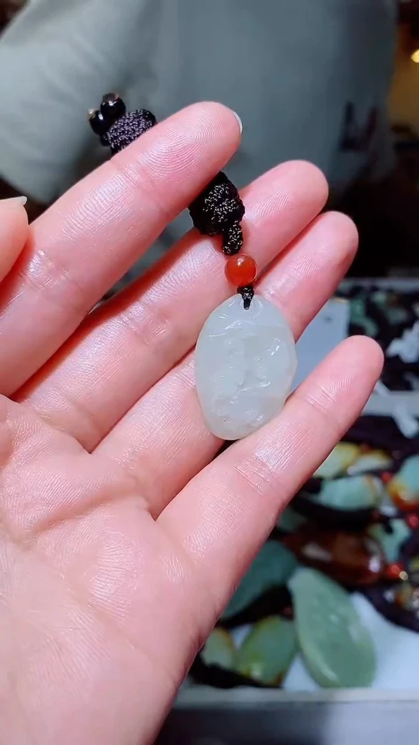 和田玉未镶嵌颈饰1