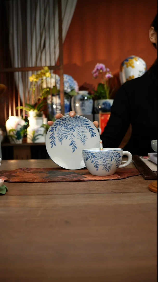 当代高温釉下彩手绘陶瓷餐具