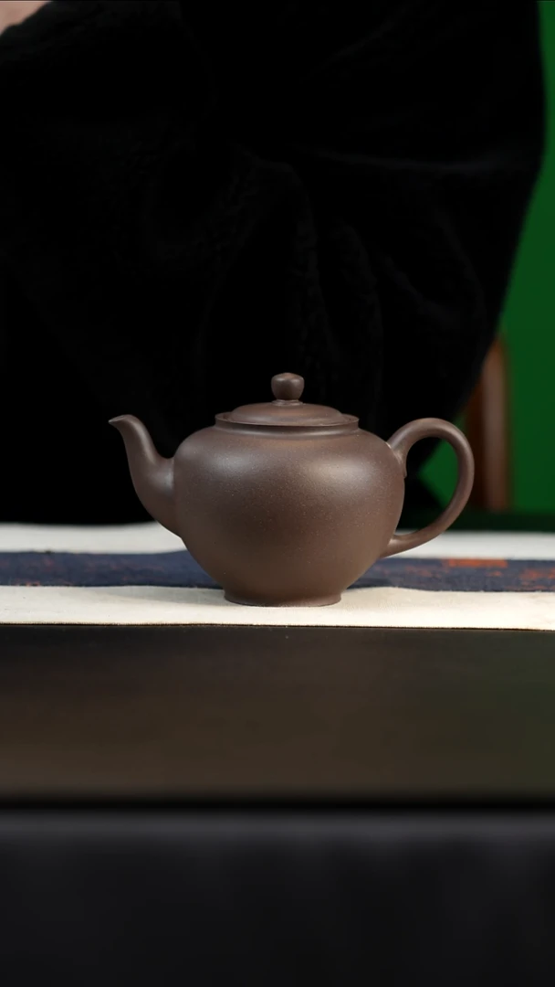 茶壶紫砂300cc特紫泥点犀