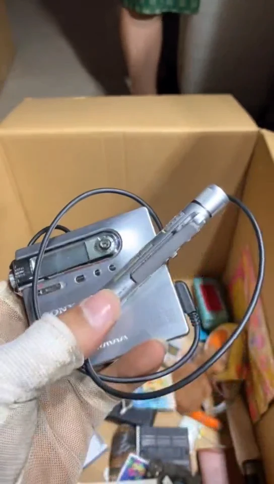 8新孤**掷731中古商品，瑕疵品，不保好坏。