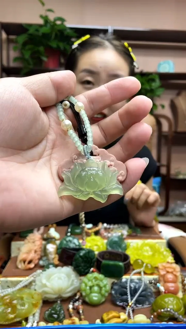 未镶嵌岫玉吊坠·1