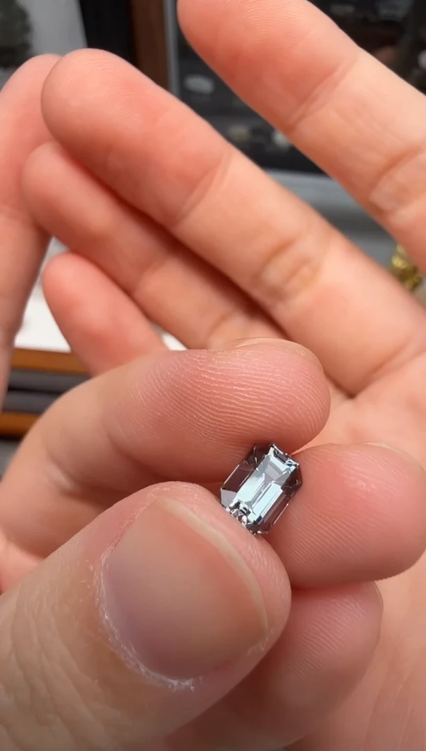 裸石尖晶石黑武士1.2ct-A334-1p