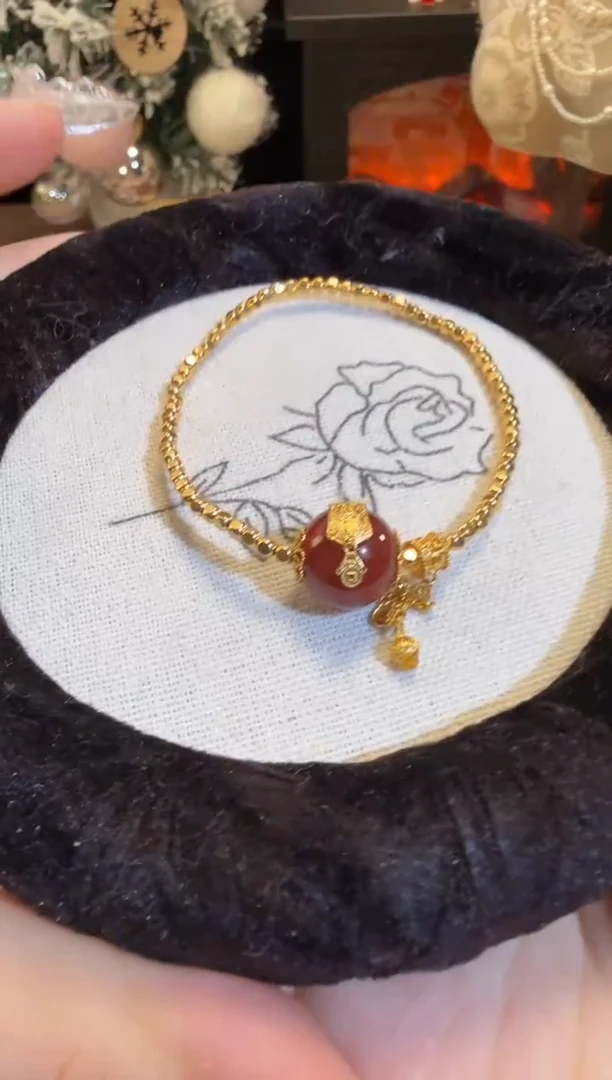 18K金镶嵌手链南红玛瑙全金方糖大单珠