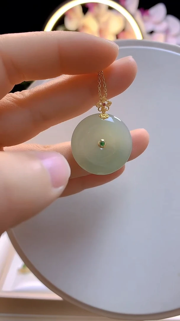 吊坠(赠链)18K金镶嵌和田玉平安扣