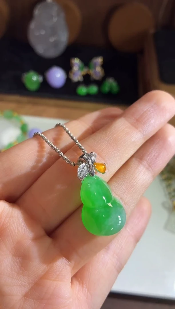 吊坠(不含链)18K金镶嵌翡翠吊坠