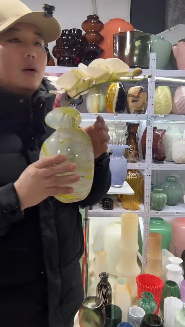 黄白透明勾丝丸子头花瓶