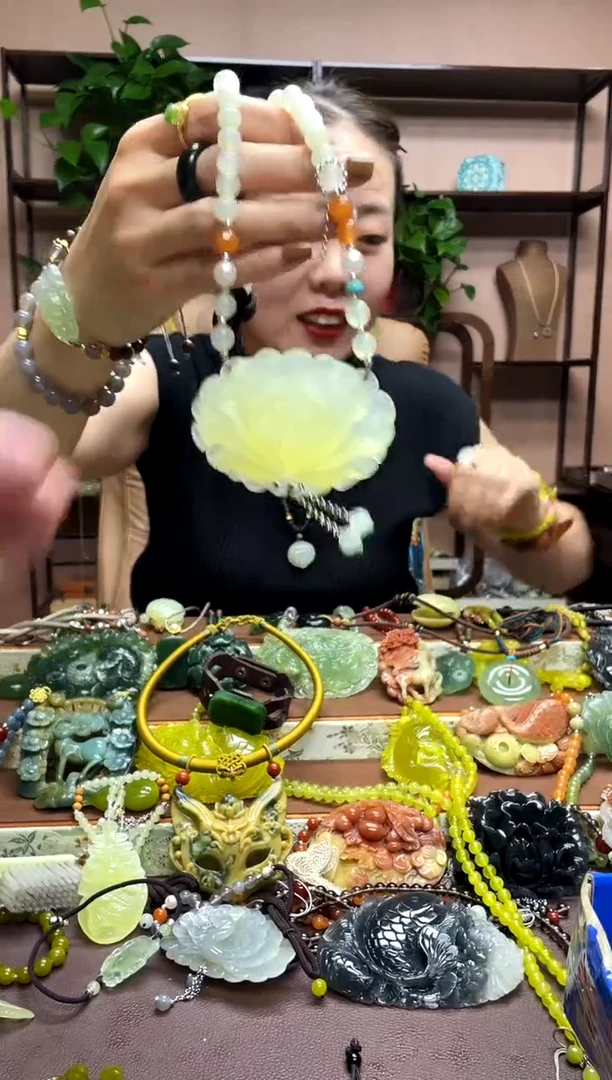 未镶嵌岫玉吊坠·