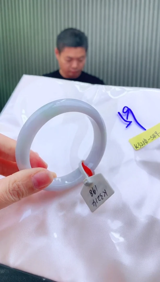 未镶嵌手镯翡翠58+