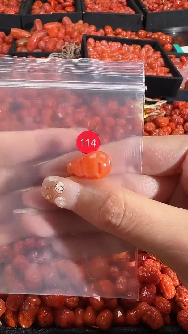 颈饰未镶嵌南红玛瑙1