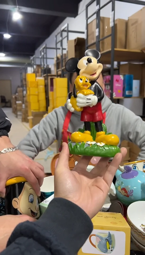 【闪购商品】杯树脂米奇抱布鲁托摆件微瑕