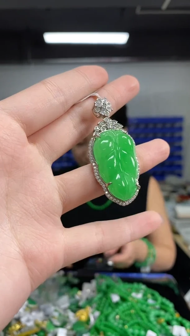 颈饰未镶嵌翡翠闪购链接   多样性发其一颜色微差