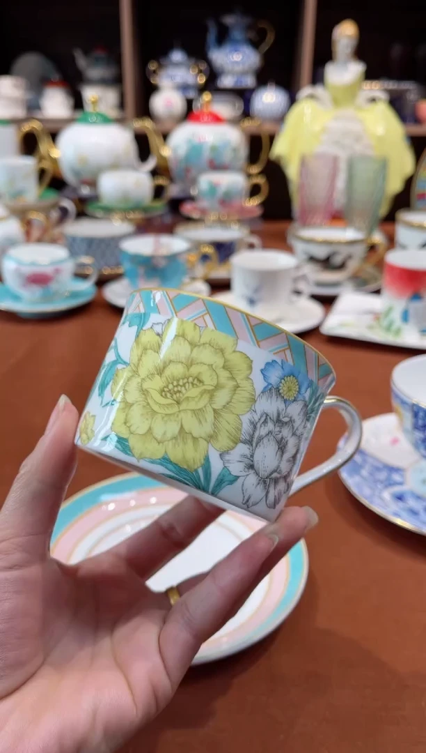 【闪购商品】瓷片山茶花杯碟······