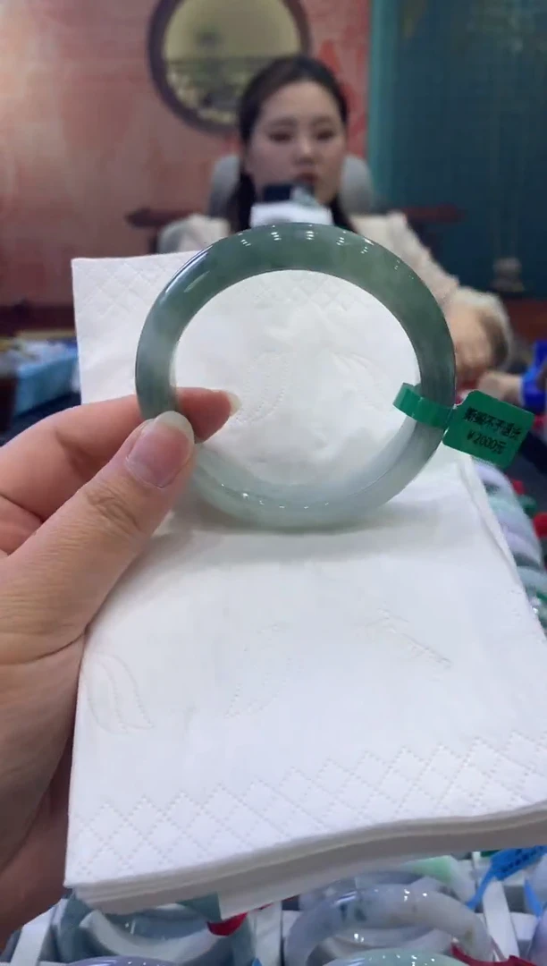 【闪购商品】翡翠手镯未镶嵌多人0000095