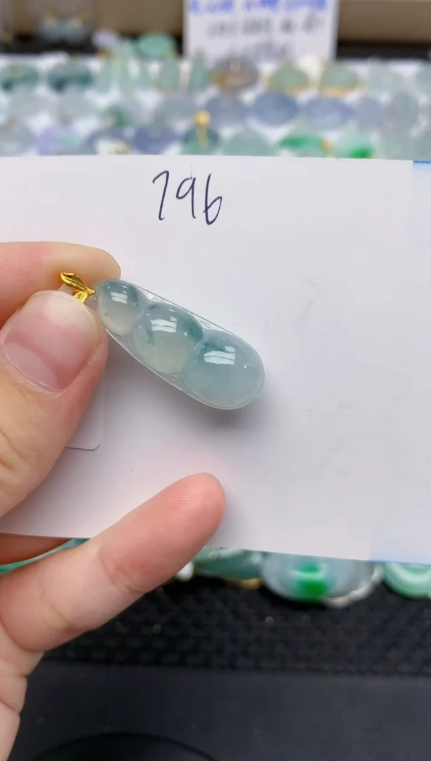 翡翠18K金镶嵌颈饰天然缅甸A货翡翠